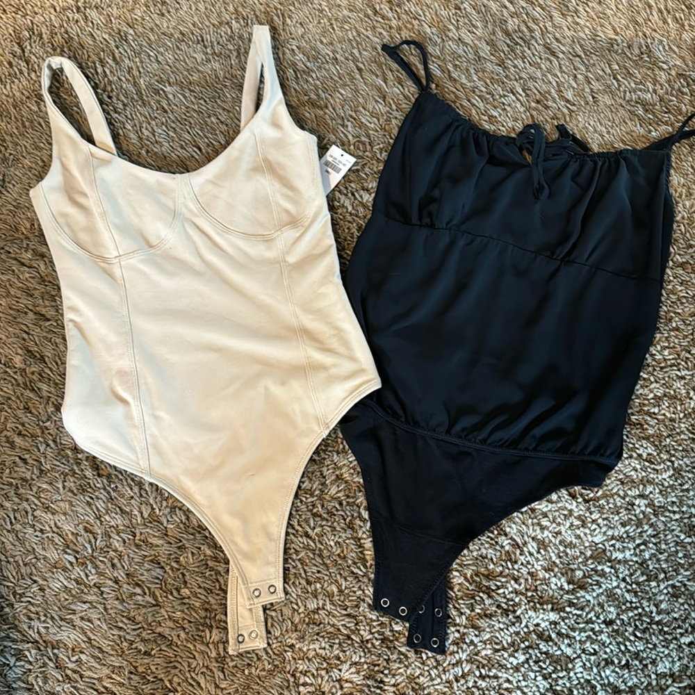 Set of 2 Abercrombie and Fitch women’s new body suits small